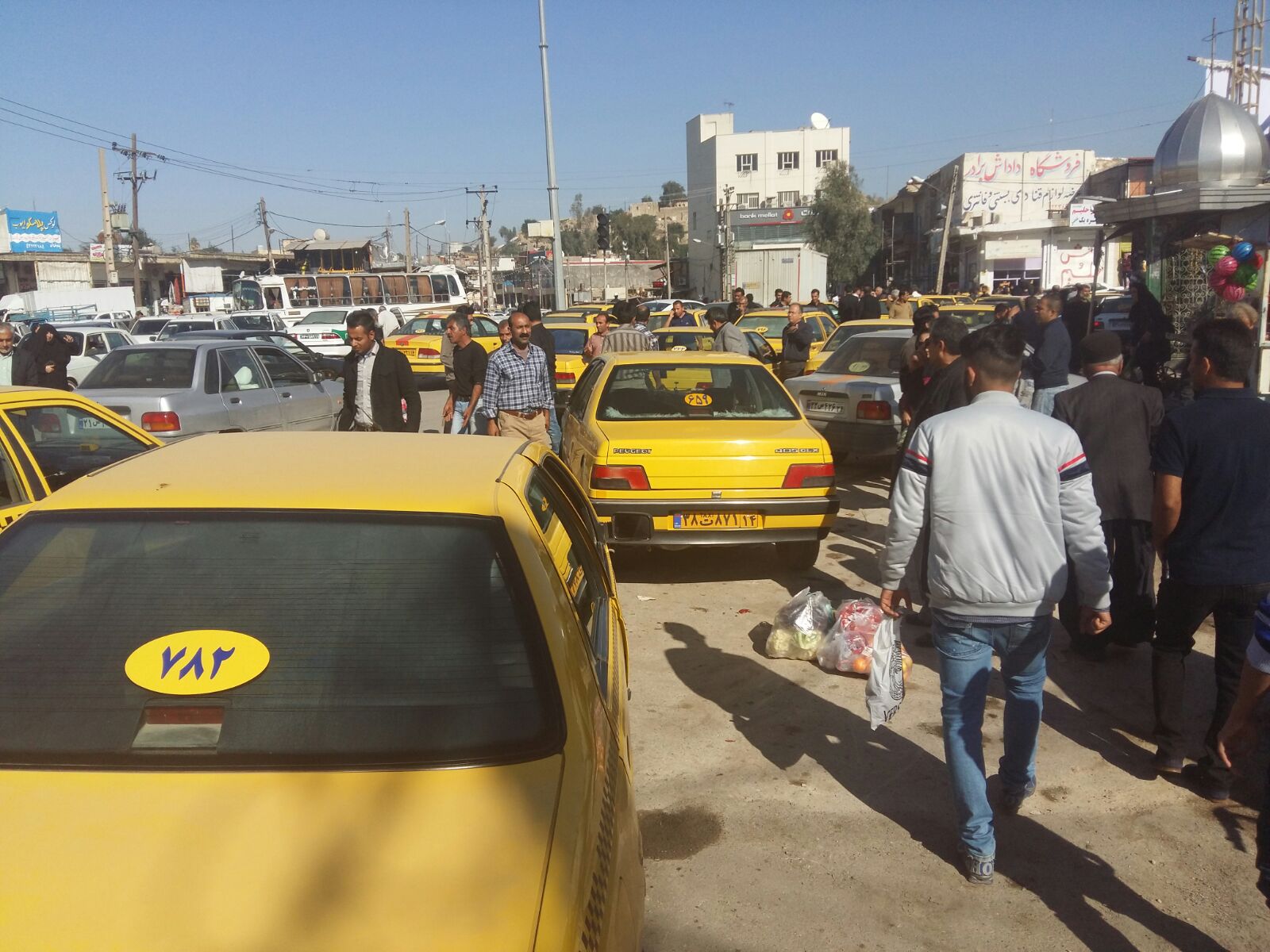 اعتصاب دوباره رانندگان تاکسی ها در مسجدسلیمان پس از ۱۰ ماه + تصاویر