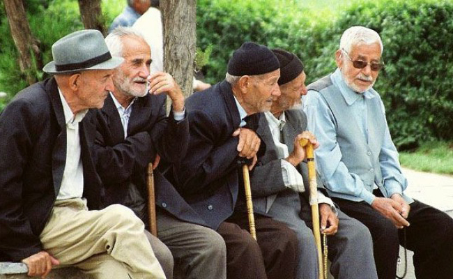 وقتی سالمندان مسجدسلیمان در غفلت و بی توجهی مسئولین سوژه می شوند!؟ + عکس