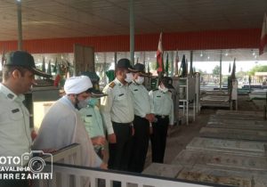 غبار روبی مزار شهدا به مناسبت هفته نیروی انتظامی