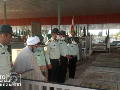 غبار روبی مزار شهدا به مناسبت هفته نیروی انتظامی