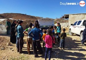 اهدا کتاب به روستا‌های اندیکا در دومین همایش ایران جغرافیای مهربانی