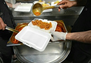 توزیع ۲ هزار پرس غذای گرم در مسجدسلیمان