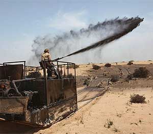 سایه ی سیاه مالچ پاشی بر سر خوزستان