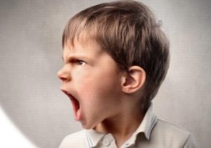 کودکان پرخاشگر چگونه درمان می‌شوند؟