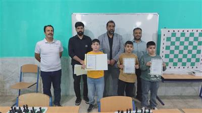 کسب مقام پیشکسوت برتر و مقام پنجم توسط کارمند نفت و گاز مسجدسلیمان در مسابقات شطرنج استاندارد در شهرستان مسجدسلیمان