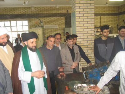بازدید امام جمعه و جمعی از مسئولین ادارات شهرستان از کارگاه‌های مرکز آموزشی فنی‌وحرفه‌ای شادگان