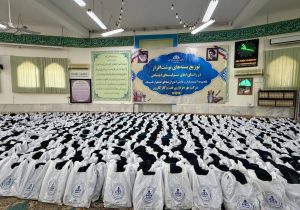 توزیع ۴ هزار بسته نوشت‌افزار شرکت نفت و گاز کارون میان دانش‌آموزان مناطق پیرامونی